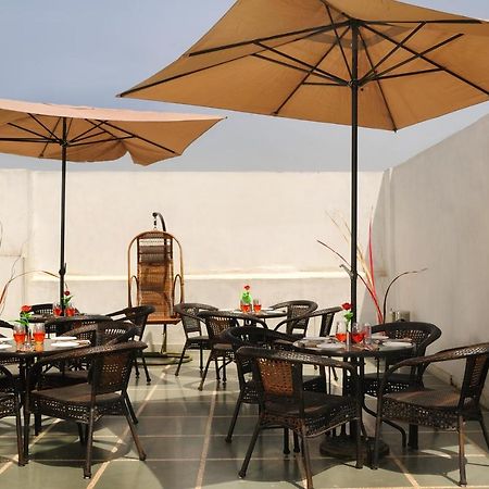 The Pearl Hotel Neu-Delhi Exterior foto