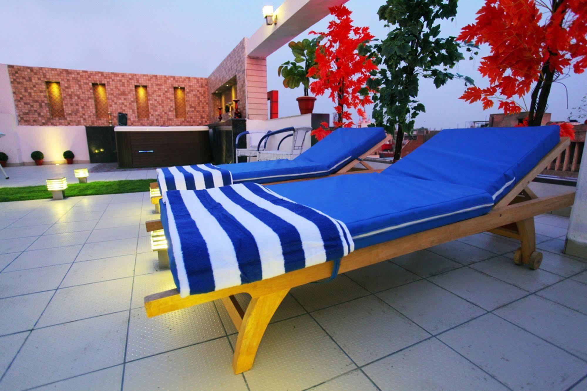 The Pearl Hotel Neu-Delhi Exterior foto