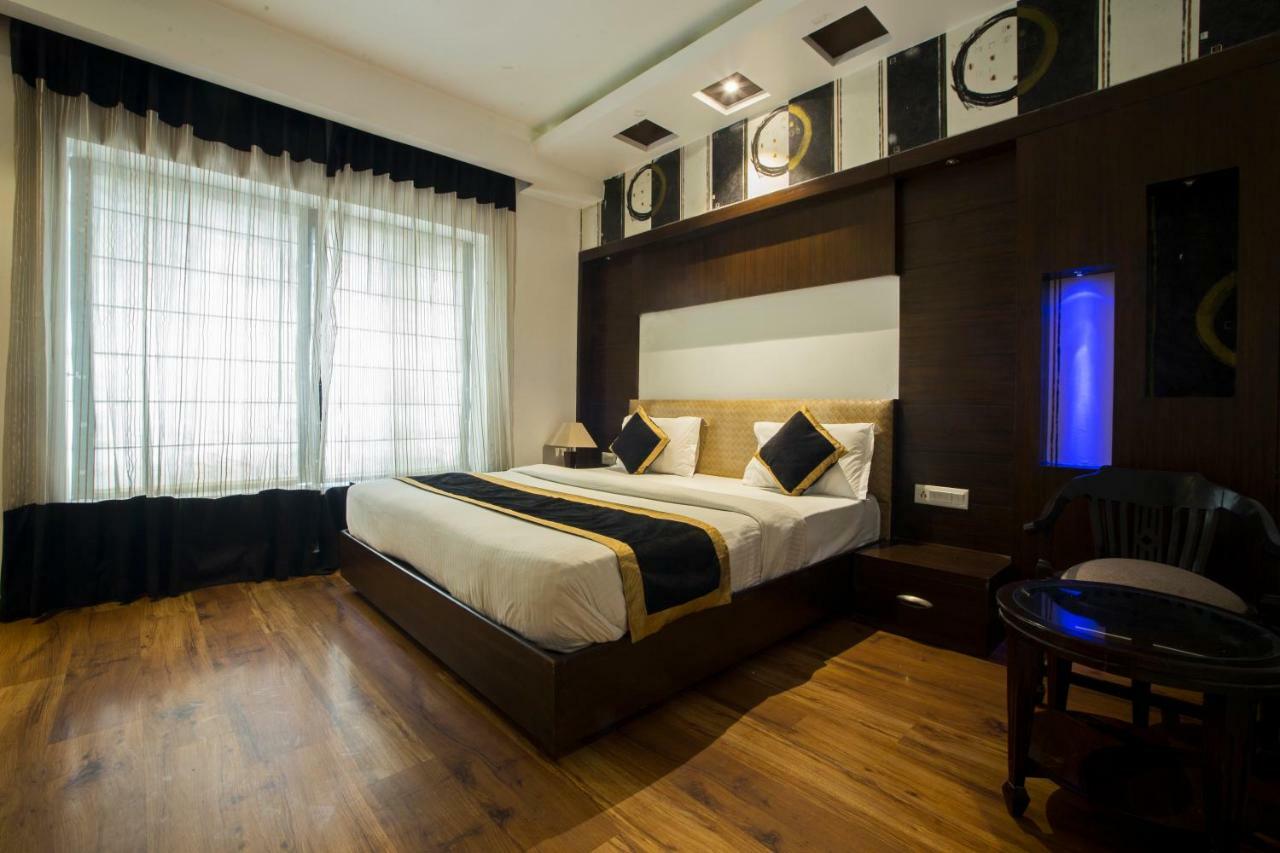 The Pearl Hotel Neu-Delhi Exterior foto