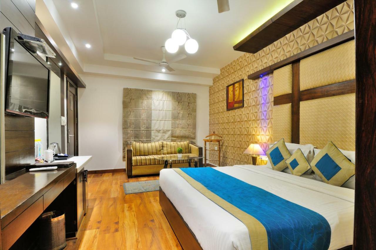 The Pearl Hotel Neu-Delhi Exterior foto