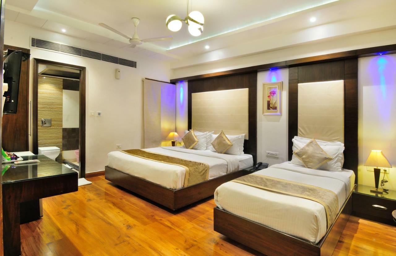 The Pearl Hotel Neu-Delhi Exterior foto