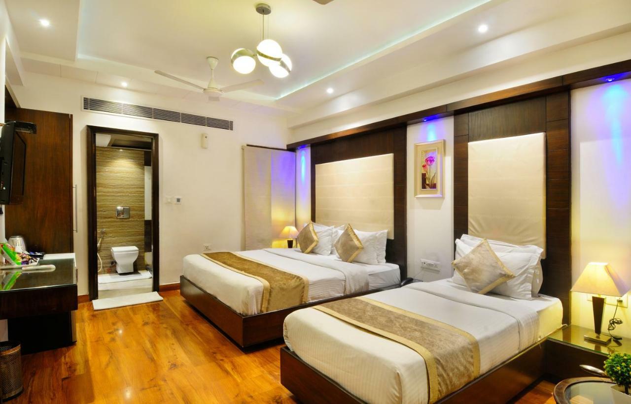 The Pearl Hotel Neu-Delhi Exterior foto