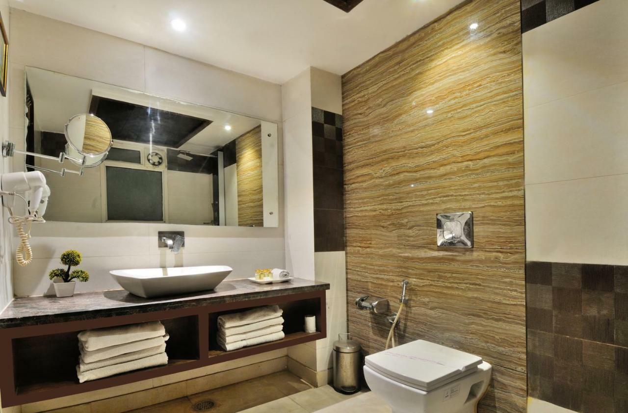 The Pearl Hotel Neu-Delhi Exterior foto