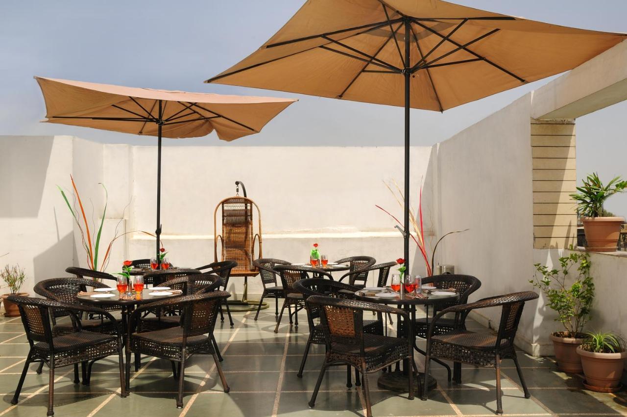 The Pearl Hotel Neu-Delhi Exterior foto